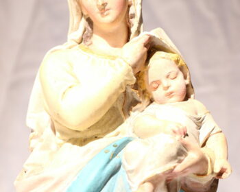 Grande vierge Ste Marie à l’enfant Jésus plâtre polychrome réhaussé à la feuille d’or