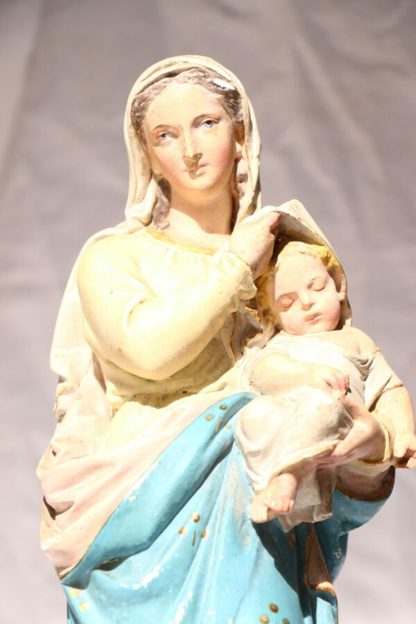 Grande vierge Ste Marie à l'enfant Jésus plâtre polychrome réhaussé à la feuille d'or – Image 8