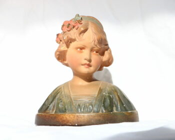 Buste en plâtre d’une petite fille par Gustave Van Vaerenbergh (1873-1927)